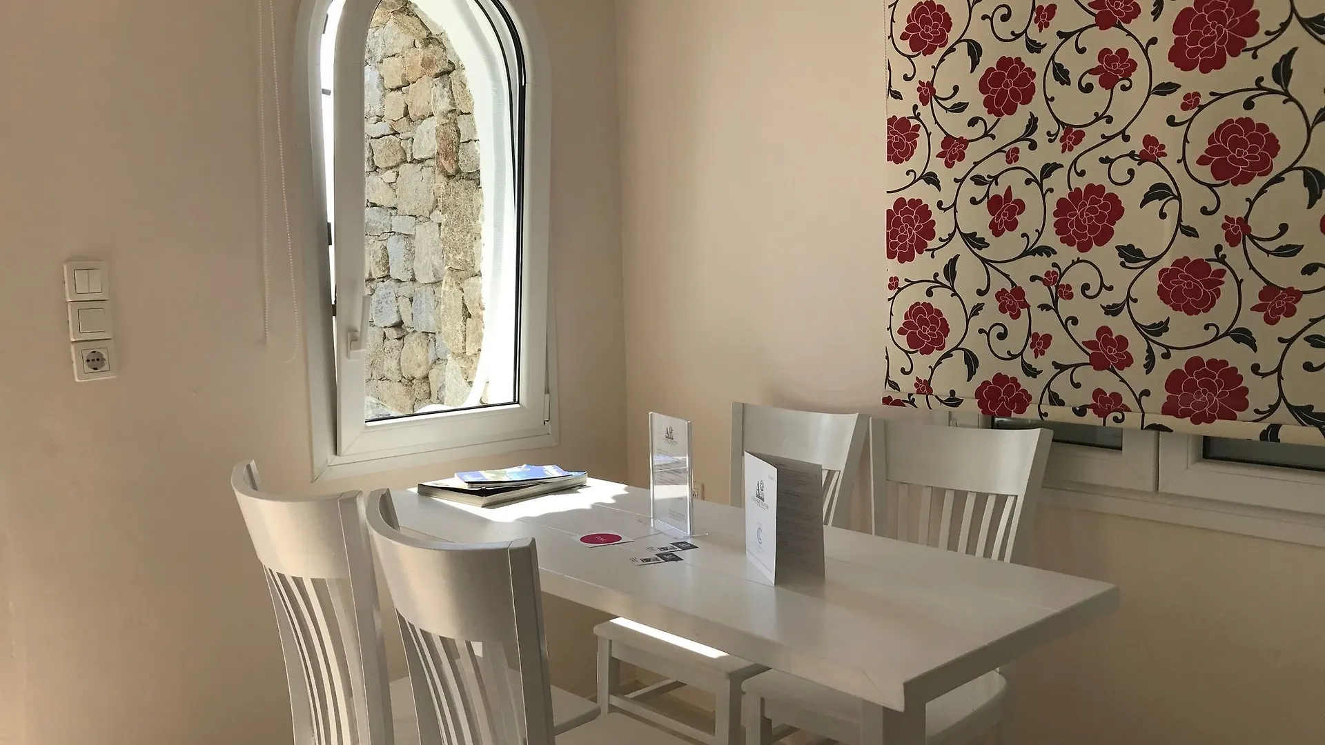 Anixi Lounge Suites Ornos
