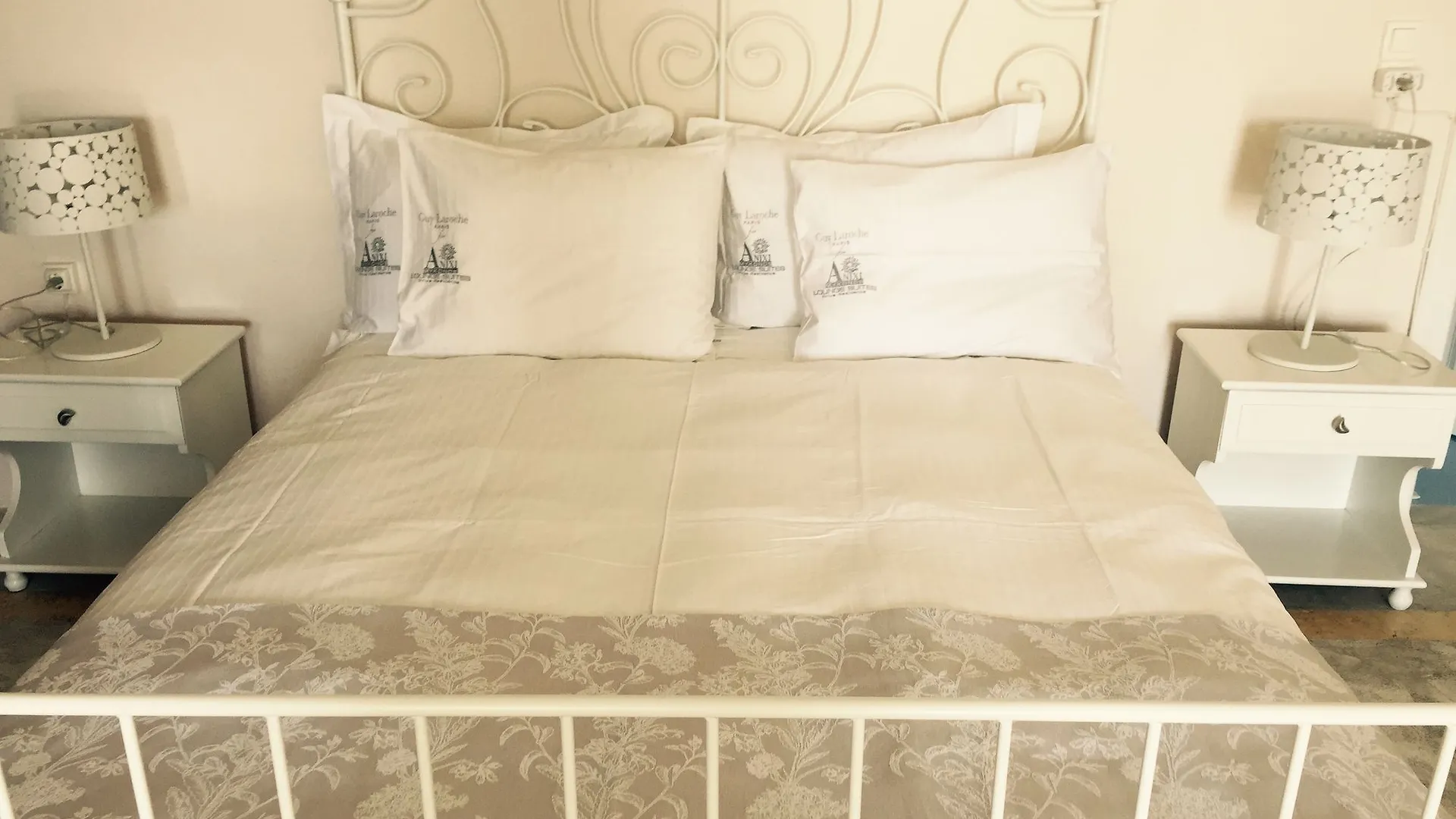 Anixi Lounge Suites Ornos  Griechenland
